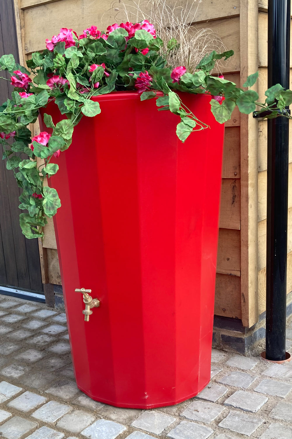 Midi Metropolitan Water Butt Planter Red