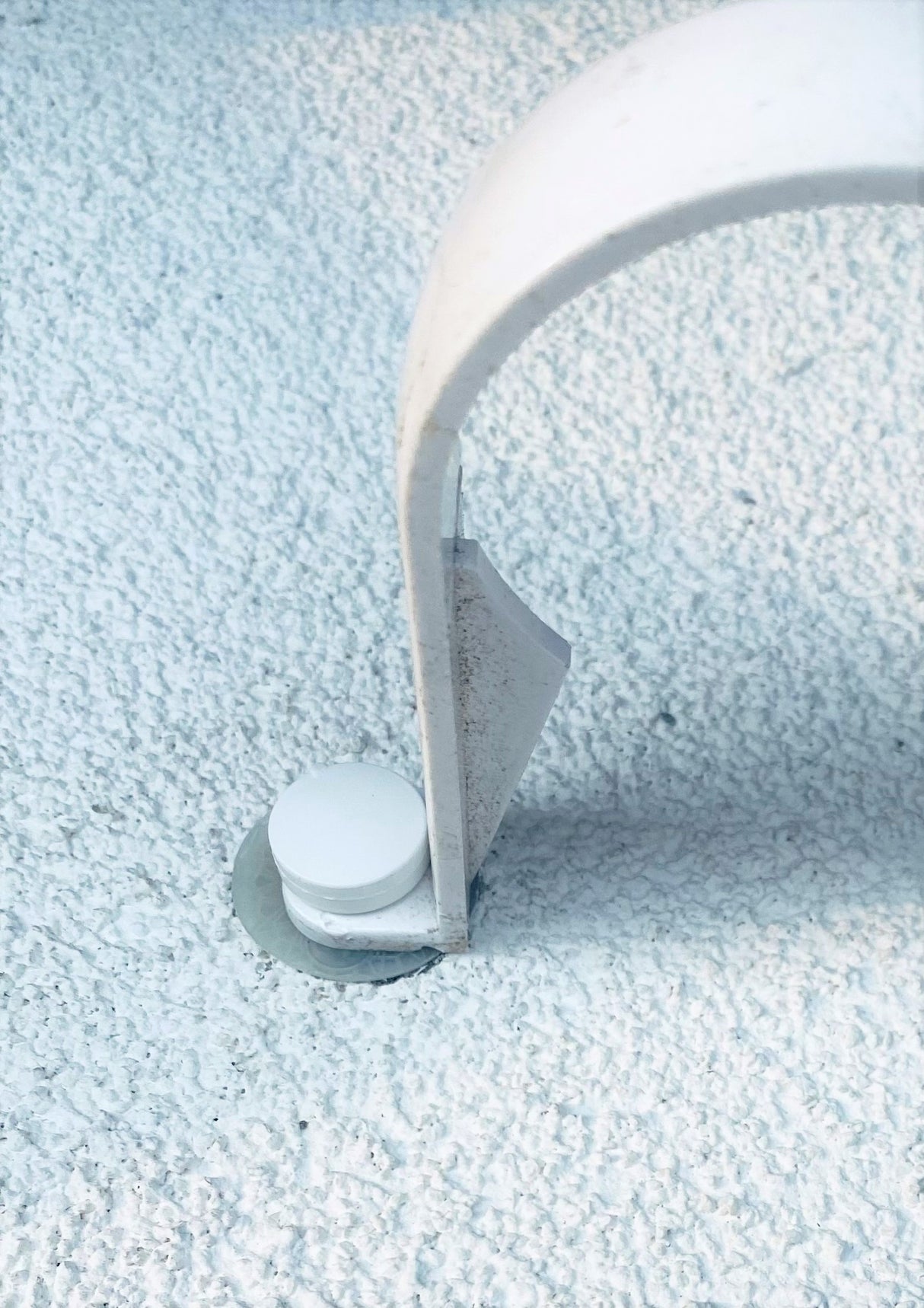 White Universal Tube