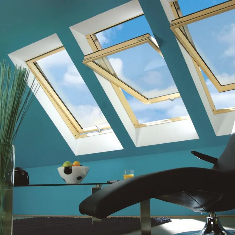 FAKRO - Pine Quadruple Glazed Centre Pivot Roof Window (FTT U8)